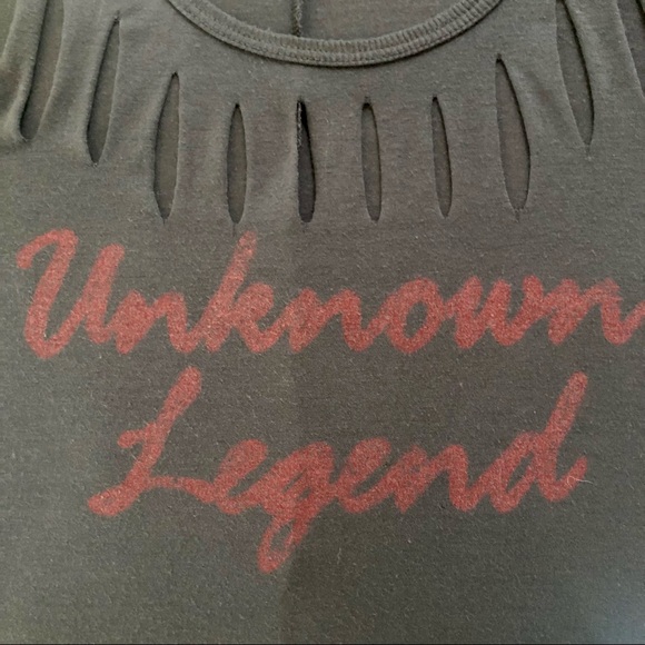 [daytrip][The Buckle] “Unknown Legend” Distressed Graphic Tee - Picture 5 of 12
